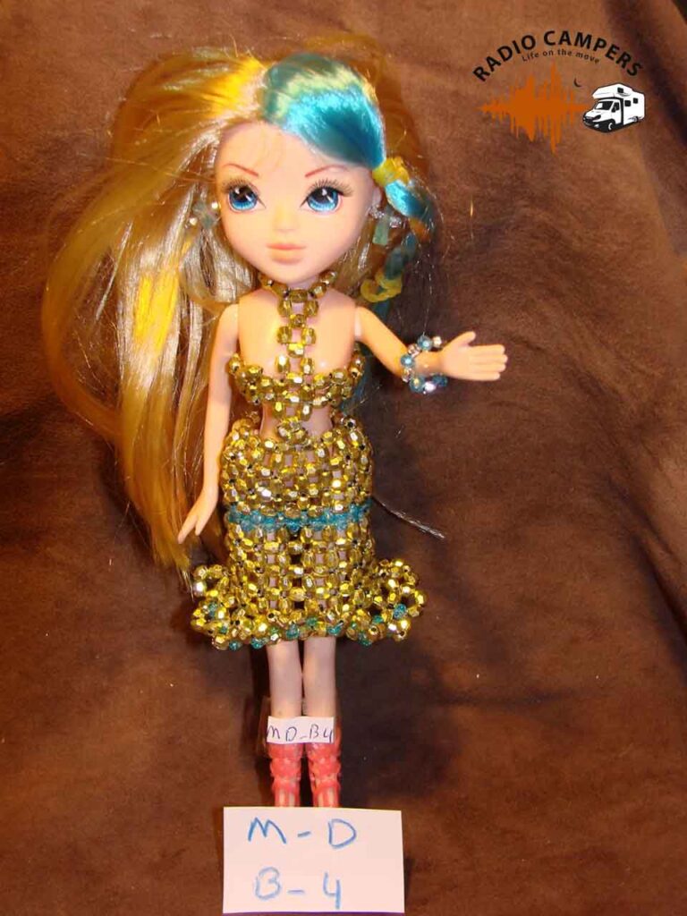 عروسک‌های دست‌ساز بیتا