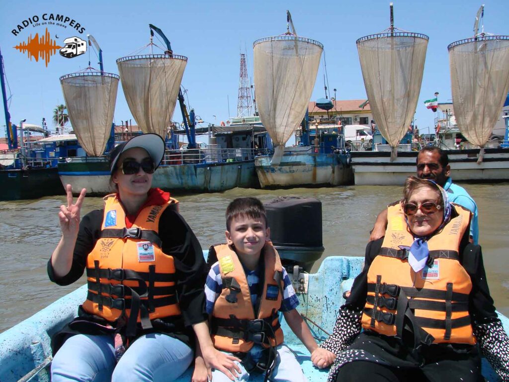 بیتا و خانواده در سفر شمال